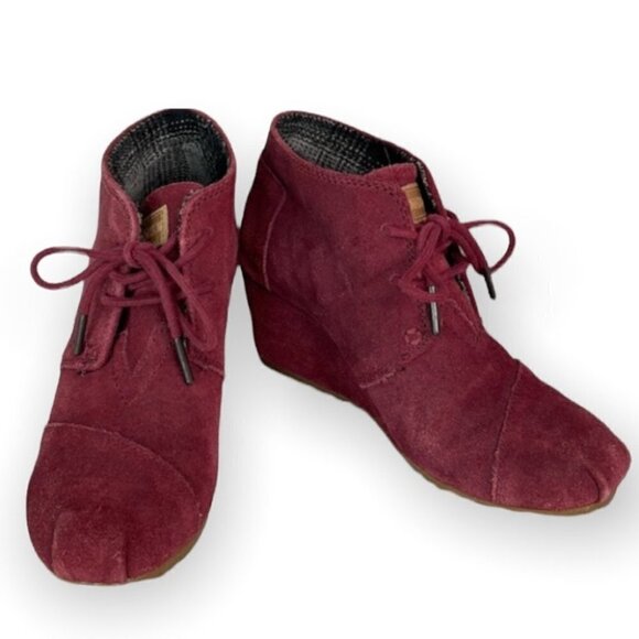 TOMS Suede Desert Wedge Bootie Burgundy Lace-up Vamp Logo Lined Ankle Size 6 - Picture 2 of 13
